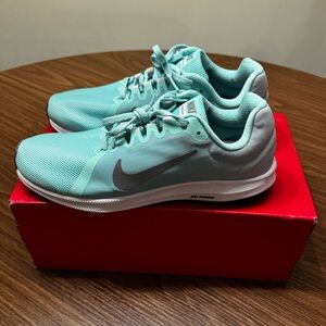 ✅🆕Brand New Women’s Nike Downshifter 8 running shoes SIZE 9, in Aqua.🆕